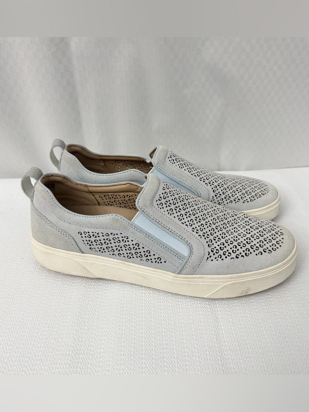 Vionic Kimmie Perf Slip On Suede Shoes Women’s Size 12